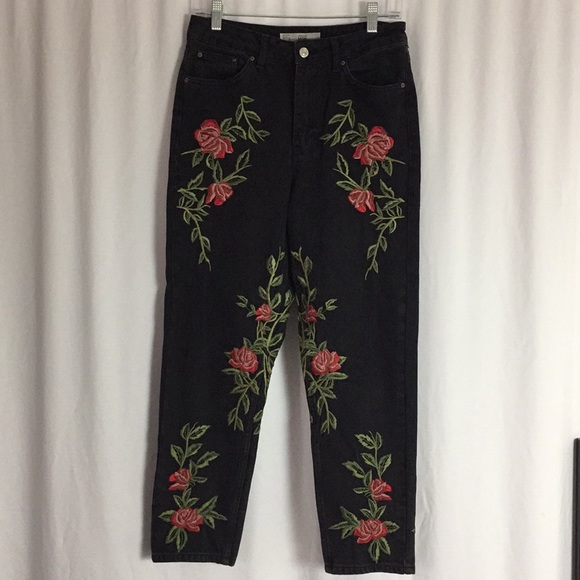 Topshop Denim - Topshop embroidered mom jean